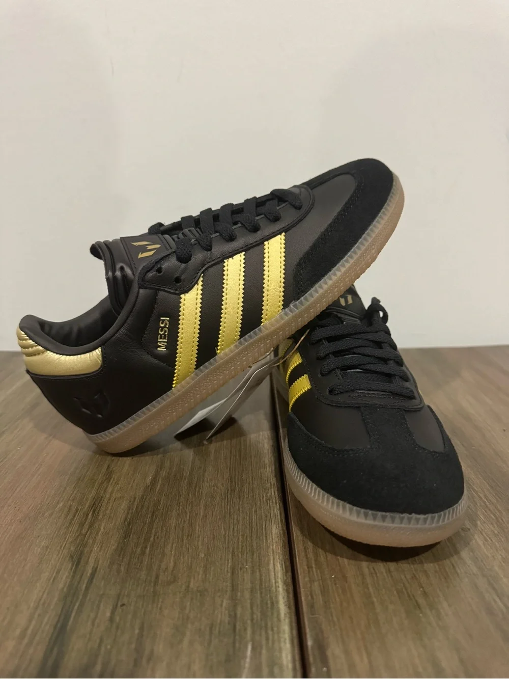 ADIDAS SAMBA LIONEL MESSI J TRIUNFÓ DORADO INDOOR SOCCER SHOES